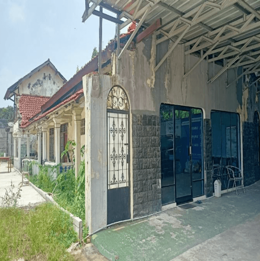 Investasi Cerdas! Tanah + Bangunan Kosong Siap Dikembangkan - Foto 3
